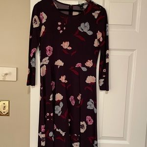 Beautiful burgundy 3/4 length sleeved dress
